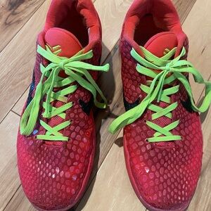 Kobe 6 Protro ‘Reverse Grinch
